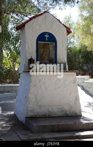 Italian War Memorial Near Argostoli Kefalonia Stock Photo Alamy italian-war-memorial-near-argostoli-kefalonia-stock-photo-alamy