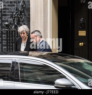 London, UK. 23rd May 2017. Theresa May leaves 10 Downing Street for Manchester Credit: Ian Davidson/Alamy Live News
