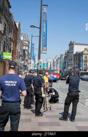 Cardiff, Wales, UK. 24th May, 2017.. Police carry out security checks on manholes in Cardiff City Centre ahead of the Champions League Final on June 3rd.   Picture by Mark Hawkins Credit: Mark Hawkins/Alamy Live News Stock Photo