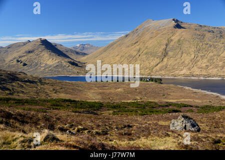 Cluanie Lodge and the Scottish Mountain Munro A' Chralaig on Loch Cluanie in Glen Shiel, Kintail, N/W Scottish Highlands,Scotland UK Stock Photo