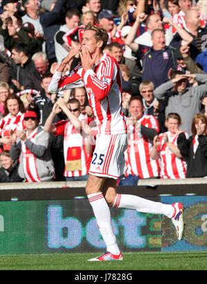 PETER CROUCH SCORES HIS 1ST GO STOKE CITY V SWANSEA CITY STOKE ON TRENT ENGLAND UK 29 September 2012 Stock Photo