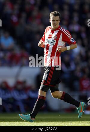 ADAM JOHNSON SUNDERLAND FC STADIUM OF LIGHT SUNDERLAND ENGLAND 29 September 2012 Stock Photo