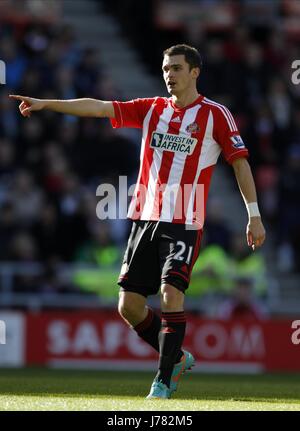 ADAM JOHNSON SUNDERLAND FC STADIUM OF LIGHT SUNDERLAND ENGLAND 29 September 2012 Stock Photo