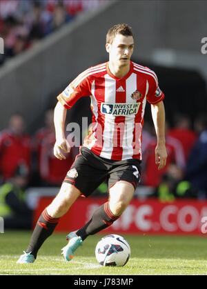 ADAM JOHNSON SUNDERLAND FC STADIUM OF LIGHT SUNDERLAND ENGLAND 21 October 2012 Stock Photo