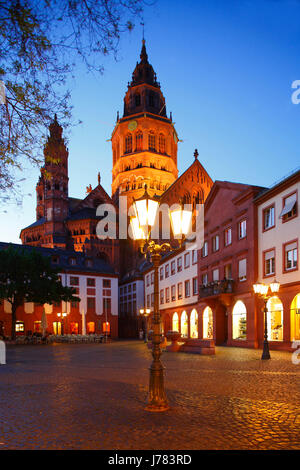 DEU, Deutschland, Mainz :  Dom bei Abenddaemmerung | DEU, Germany, Mainz :  Dom Church at Dusk Stock Photo