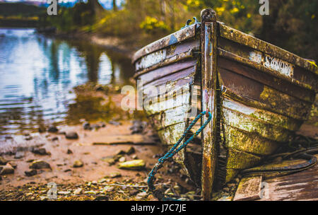 Old wooden dingy at Gairlochy bay