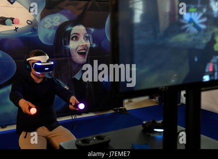 Prague, Czech Republic. 24th May, 2017.  Two-day virtual and augmented reality festival VR Fest in Prague, Czech Republic. Credit: CTK/Alamy Live News Stock Photo