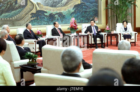 (170524) -- BEIJING, May 24, 2017 (Xinhua) -- Zhang Dejiang, chairman of the Standing Committee of the National People's Congress, meets with a delegation of the Hong Kong-based Chinese General Chamber of Commerce (CGCC), in Beijing, capital of China, May 24, 2017.  (Xinhua/Ma Zhancheng) (lb) Stock Photo