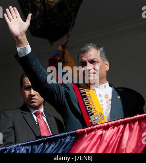 Quito, Ecuador. 23rd May, 2017. President Rafael Correa says goodbye from the balcony of the Carondelet Palace in Quito, Wednesday, May 24, 2017. After 10 years of rule Rafael Correa ends his term, Lenin Moreno is the new president of Ecuador. Credit: Franklin Jácome/Alamy Live News Stock Photo