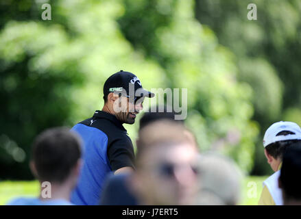 Virginia Water, Surrey, UK. 24th May, 2017. Alvaro Quiros (ESP) during the Pro-Am event prior to the European Tour BMW PGA Championship on re-modelled West Course at the Wentworth Club, Surrey. © David Partridge / Alamy Live News Stock Photo