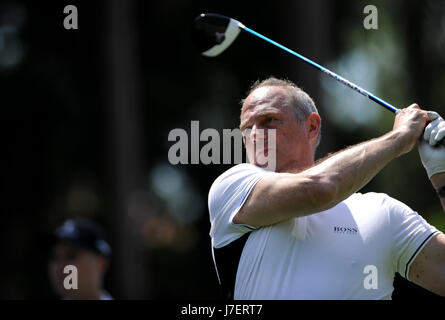 Virginia Water, Surrey, UK. 24th May, 2017. Sir Steve Redgrave during the Pro-Am event prior to the European Tour BMW PGA Championship on re-modelled West Course at the Wentworth Club, Surrey. © David Partridge / Alamy Live News Stock Photo