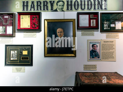 Roscoe, Illinois, USA. 24th May, 2017. A portion of the Harry Houdini holdings is displayed at the Historic Auto Attractions Museum. The museum's holdings include the world's largest collection of presidential and world leaders' automobiles, and 36,000 square feet worth of displays of cultural artifacts and historical oddities from the 20th Century. Credit: Brian Cahn/ZUMA Wire/Alamy Live News Stock Photo