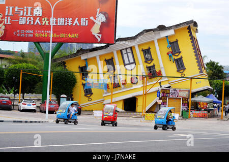 Chongqin, Chongqin, China. 25th May, 2017.  The upside-down house in southwest China's Chongqing, May 25th, 2017. Credit: SIPA Asia/ZUMA Wire/Alamy Live News Stock Photo