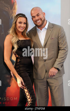 Los Angeles, CA, USA. 25th May, 2017. LOS ANGELES - MAY 25: Amber Nichole Miller, Tito Ortiz at the ''Wonder Woman'' Los Angeles Premiere at the Pantages Theater on May 25, 2017 in Los Angeles, CA Credit: Kay Blake/ZUMA Wire/Alamy Live News Stock Photo