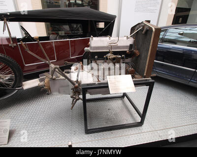 The 1925 Simson Supra SO 8 is a vintage automobile model known for its ...
