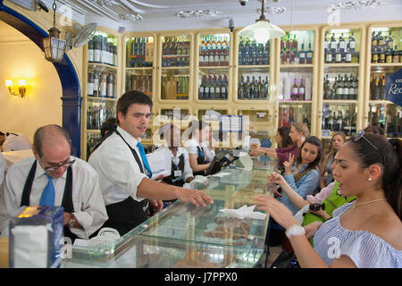 Portugal, Estredmadura, Lisbon, Belem, Pasteis de Belem cafe famous for its Pastel de Nata baked egg custard tarts. Stock Photo