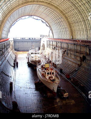 AJAXNETPHOTO. GIBRALTAR. (GIB1.230300) - COVERED DOCK - CAMPER & NICHOLSON (GIBRALTAR) LTD'S NEW COVERED DRY DOCKING FACILITY OFFICIALLY OPENED ON MARCH 23RD 2000.  PHOTO:JONATHAN EASTLAND/AJAX REF:DZDSF00112000 Stock Photo