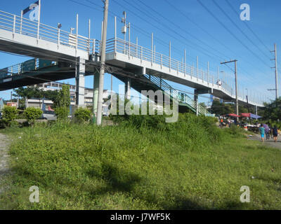 09890 Footbridge Marcos Highway Pasig Santolan LRT Line  12 Stock Photo