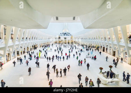 The Oculus World Trade Centre Transportation Hub interior main Mezzanine with commuters and tourists, Manhattan, New York, USA Stock Photo