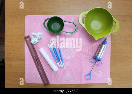 Overhead photo of cake decorating and icing equipment Stock Photo