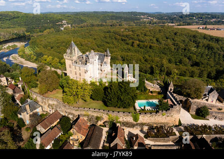 France, Dordogne, Vitrac dominated by the castle of Montfort (aerial view) Stock Photo