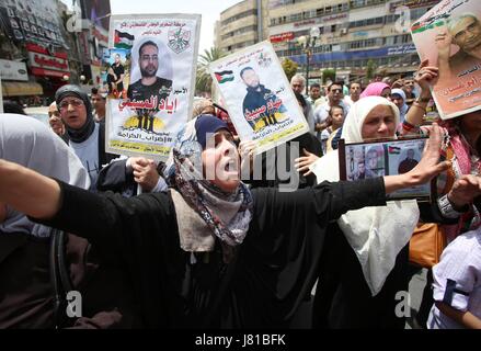 May 25, 2017 - Nablus, West Bank, Palestinian Territory - Palestinians take part during a sit-in in support of Palestinian hunger-striking prisoners held in Israeli jails, in the West Bank city of Nablus on May 25, 2017  (Credit Image: © Ayman Ameen/APA Images via ZUMA Wire) Stock Photo