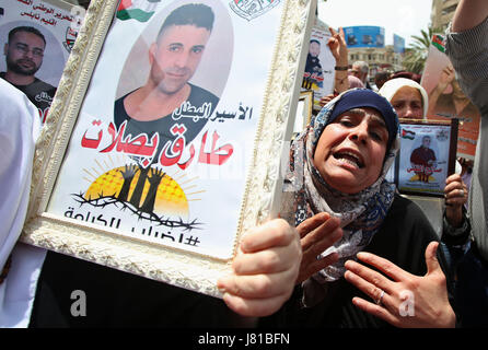 May 25, 2017 - Nablus, West Bank, Palestinian Territory - Palestinians take part during a sit-in in support of Palestinian hunger-striking prisoners held in Israeli jails, in the West Bank city of Nablus on May 25, 2017  (Credit Image: © Ayman Ameen/APA Images via ZUMA Wire) Stock Photo