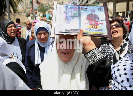 May 25, 2017 - Nablus, West Bank, Palestinian Territory - Palestinians take part during a sit-in in support of Palestinian hunger-striking prisoners held in Israeli jails, in the West Bank city of Nablus on May 25, 2017  (Credit Image: © Ayman Ameen/APA Images via ZUMA Wire) Stock Photo