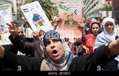 May 25, 2017 - Nablus, West Bank, Palestinian Territory - Palestinians take part during a sit-in in support of Palestinian hunger-striking prisoners held in Israeli jails, in the West Bank city of Nablus on May 25, 2017  (Credit Image: © Ayman Ameen/APA Images via ZUMA Wire) Stock Photo