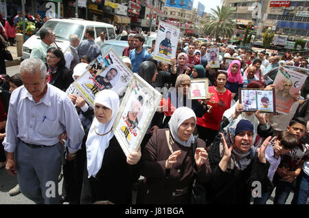 May 25, 2017 - Nablus, West Bank, Palestinian Territory - Palestinians take part during a sit-in in support of Palestinian hunger-striking prisoners held in Israeli jails, in the West Bank city of Nablus on May 25, 2017  (Credit Image: © Ayman Ameen/APA Images via ZUMA Wire) Stock Photo