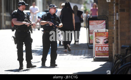 Oxford, UK. 26th May, 2017. Armed police on the streets of Oxford ...