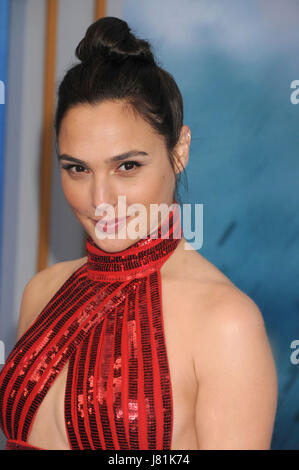 Los Angeles, California, USA. 25th May, 2017. May 25th 2017 - Los Angeles, California USA - Actress GAL GODOT at the ''Wonder Woman'' Premiere held at the PantagesTheater, Hollywood, CA. Credit: Paul Fenton/ZUMA Wire/Alamy Live News Stock Photo