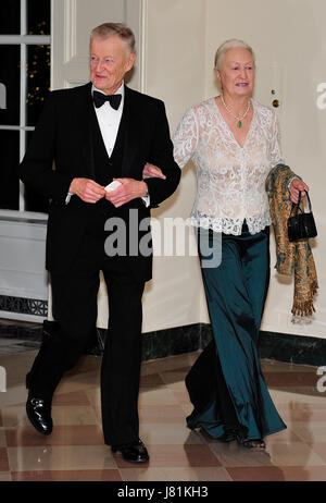 Washington, Us. 18th Jan, 2011. Dr. Zbigniew Brezezinski and Emilie Brezezinski arrive for the State Dinner in honor of President Hu Jintao of China at the White House In Washington, DC on Wednesday, January 19, 2011. Credit: Ron Sachs/CNP.(RESTRICTION: NO New York or New Jersey Newspapers or newspapers within a 75 mile radius of New York City) - NO WIRE SERVICE - Photo: Ron Sachs/Consolidated News Photos/Ron Sachs/CNP/dpa/Alamy Live News Stock Photo