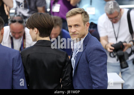 Cannes, France. 26th May, 2017. Jeremie Renier at the 'Amant Double/L'Amant Double' photocall during the 70th Cannes Film Festival at the Palais des Festivals on May 26, 2017 in Cannes, France. | Verwendung weltweit/picture alliance Credit: dpa/Alamy Live News Stock Photo