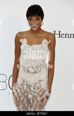 Winnie Harlow attending the amfAR's 24th Cinema Against Aids Gala during 70th Cannes Film Festival at Hotel du Cap-Eden-Roc in Antibes on May 25, 2017 | Verwendung weltweit/picture alliance Stock Photo