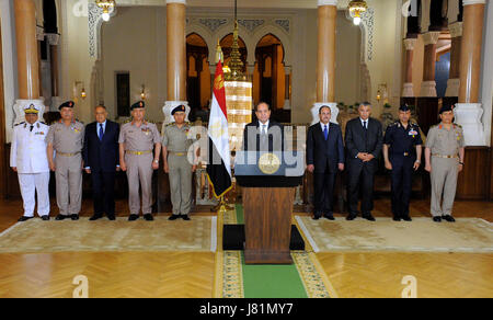 Cairo, Egypt. 26th May, 2017. Egyptian President Abdel Fattah al-Sisi gives an address after the gunmen attack in Minya, accompanied by leaders of the Supreme Council of the Armed Forces and the Supreme Council for Police, at the Ittihadiya presidential palace in Cairo, Egypt, May 26, 2017 Credit: Egyptian President Office/APA Images/ZUMA Wire/Alamy Live News Stock Photo