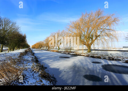 Winter snow; river Welland, Spalding town, Lincolnshire; England; UK Stock Photo