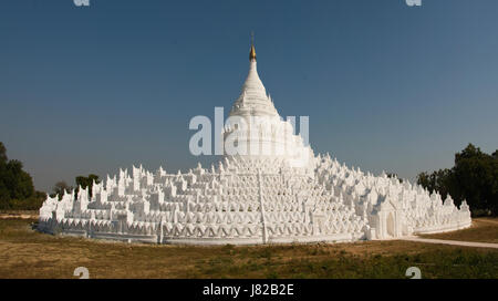 ASIA, MYANMAR (BURMA), Mandalay Division, Mingun, Hsinbyume  Mya Thein Dan, white Buddhist Pagoda (1816) Stock Photo