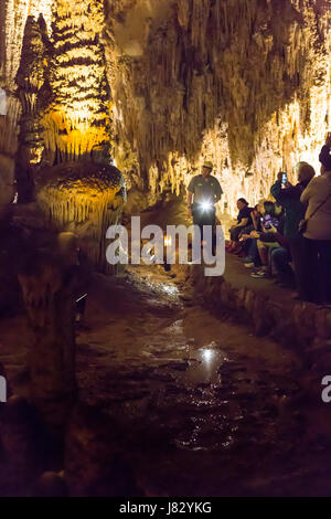 Carlsbad Caverns National Park, New Mexico - A National Park Service ranger guides visitors on a tour of the Kings Palace area in Carlsbad Caverns. Stock Photo