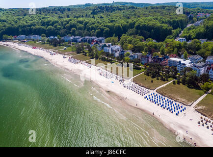 Binz, Germany. 18th May, 2017. The beach in Binz, Germany, 18 May 2017. The largest seaside spa resort on the island of Ruegen has 5500 residents, though it offers more than 14000 beds for vacationers. Aerial View Taken with a Drone. Photo: Jens Büttner/dpa-Zentralbild/ZB/dpa/Alamy Live News