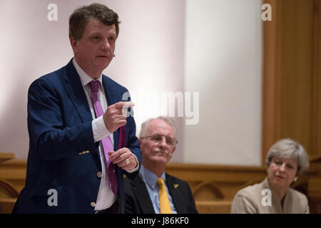 Maidenhead, UK. 27th May, 2017. Derek Wall, Green Party candidate for the Maidenhead constituency, makes a closing address at a hustings event for the forthcoming general election at the High Street Methodist Church. Credit: Mark Kerrison/Alamy Live News Stock Photo