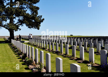 Headstones at First World War One cemetery of Chinese Labour Corps workers at Noyelles-sur-Mer, Bay of the Somme, Picardy, France Stock Photo