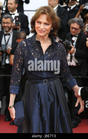 Cannes, France. 27th May, 2017. Jacqueline Bisset attending the 'D'après une histoire vraie/Based on a True Story' premiere during the 70th Cannes Film Festival at the Palais des Festivals on May 27, 2017 in Cannes, France | usage worldwide Credit: dpa/Alamy Live News Stock Photo