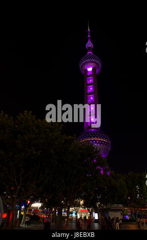 Shanghai, China. 27th May, 2017. Colored lights illuminate the Oriental Pearl Tower to celebrate the graduation ceremony of China-U.S. university Shanghai New York University (NYU Shanghai) in Shanghai, east China, May 27, 2017. NYU Shanghai held its first graduation ceremony on May 28. NYU Shanghai was established in 2012 as China's first China-U.S.university operating as an independent legal entity. It is jointly run by New York University and East China Normal University. Credit: Du Xiaoyi/Xinhua/Alamy Live News Stock Photo