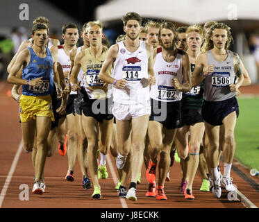 Austin, TX, USA. 27th May, 2017. The lead pack early in the race during the second heat of the men's 5000 meter run at the 2017 NCAA Outdoor Track and Field West Preliminary at the University of Texas Mike A. Myers Stadium in Austin, TX. John Glaser/CSM/Alamy Live News Stock Photo