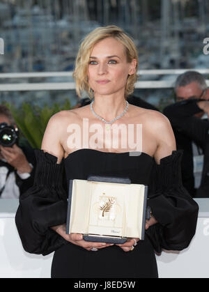 Cannes, France. 28th May, 2017. Actress Diane Kruger, winner of the Best Actress Award for the film 'In The Fade', poses during a photocall at the 70th Cannes Film Festival in Cannes, France, May 28, 2017. Credit: Xu Jinquan/Xinhua/Alamy Live News Stock Photo