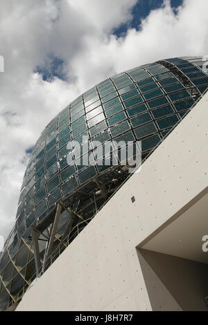 Island of Seguin. A sail design made of solar panels used to produce power for the Cité musicale de l’ile Seguin, Boulogne-Billancourt. Paris, France. Stock Photo