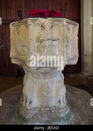 Medieval Font in St Andrew's Covehithe with Benacre Church in Covehithe Stock Photo