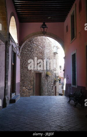 Arched walkway in Guanajuato, Mexico Stock Photo
