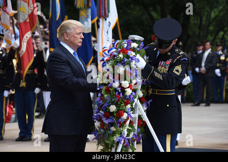 Arlington, Virginia. 29th May, 2017. United States President Donald J. Trump participates in a wreath-laying ceremony at the Tomb of the Unknown Soldier at Arlington National Cemetery in Arlington, Virginia on Memorial Day, May 29, 2017 in Arlington, Virginia. Credit: Olivier Douliery/Pool via CNP - NO WIRE SERVICE - Photo: Olivier Douliery/Consolidated News Photos/Olivier Douliery - Pool via CNP/dpa/Alamy Live News Stock Photo